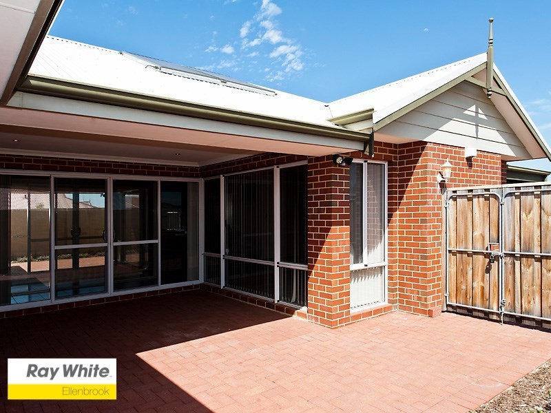 44 Farmaner Parkway, Ellenbrook WA 6069