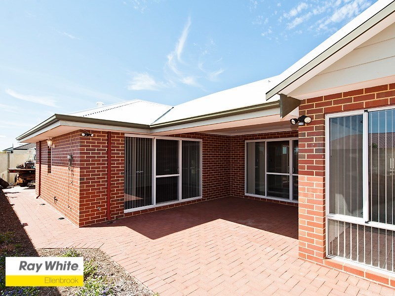 44 Farmaner Parkway, Ellenbrook WA 6069