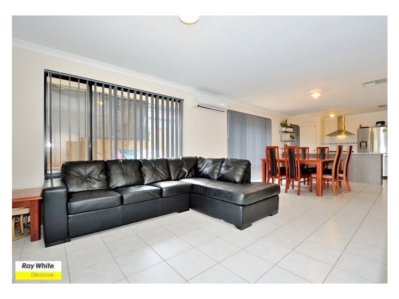 31 Grassdale Parkway, Ellenbrook WA 6069