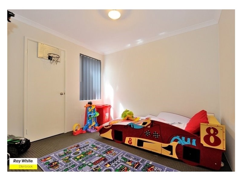 31 Grassdale Parkway, Ellenbrook WA 6069