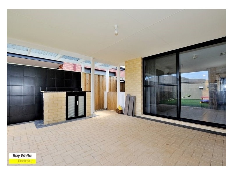 31 Grassdale Parkway, Ellenbrook WA 6069