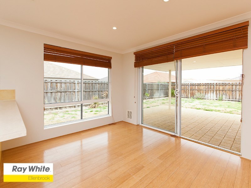 4 Ardmore Parade, Ellenbrook WA 6069