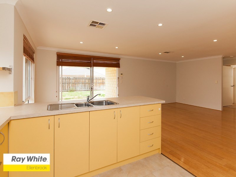 4 Ardmore Parade, Ellenbrook WA 6069