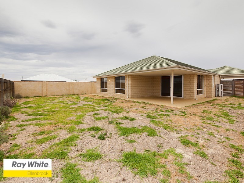 4 Ardmore Parade, Ellenbrook WA 6069