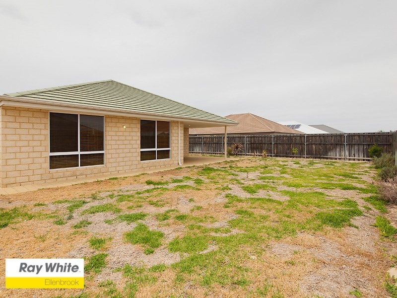 4 Ardmore Parade, Ellenbrook WA 6069