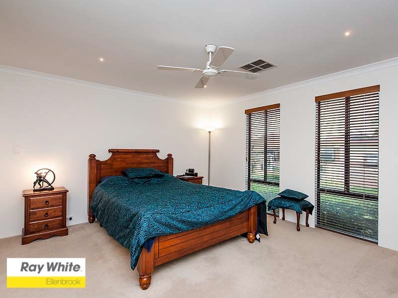 14 Erickson Pass, Ellenbrook WA 6069