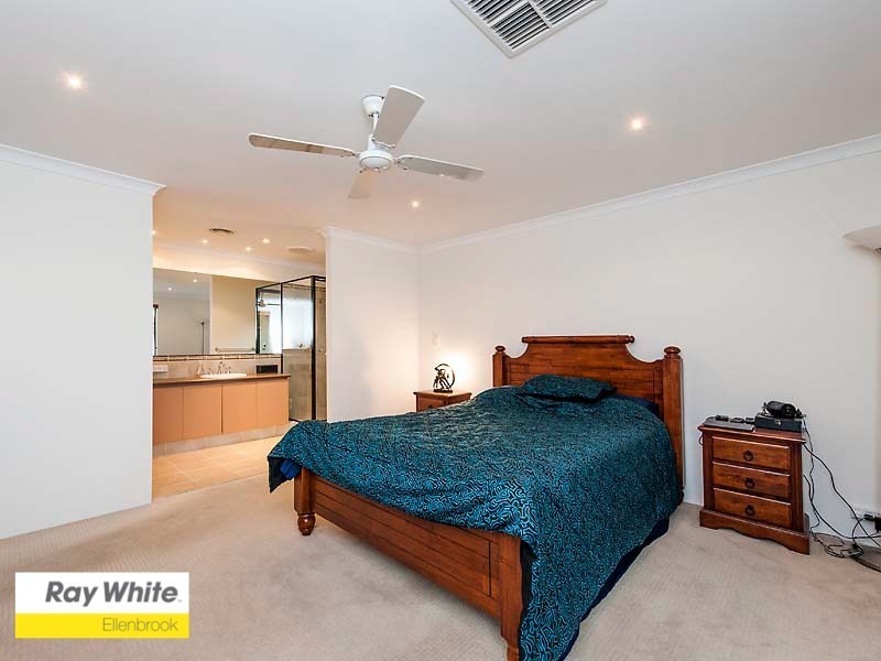 14 Erickson Pass, Ellenbrook WA 6069