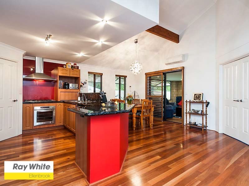 14 Erickson Pass, Ellenbrook WA 6069