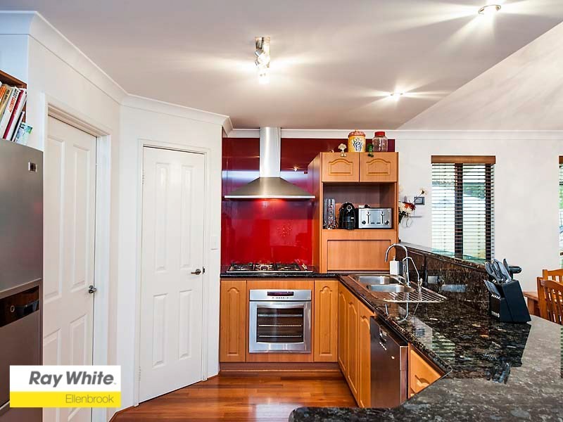 14 Erickson Pass, Ellenbrook WA 6069