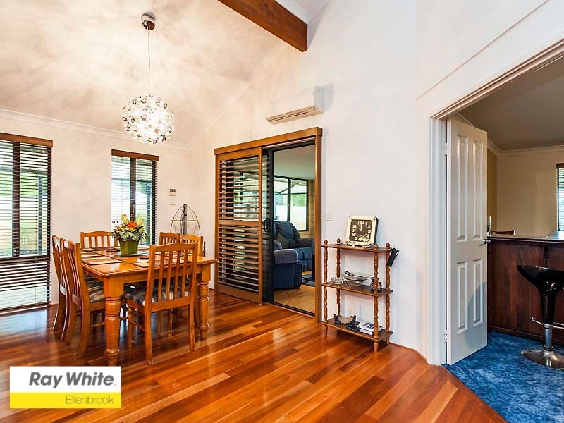 14 Erickson Pass, Ellenbrook WA 6069