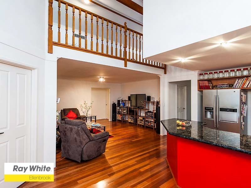 14 Erickson Pass, Ellenbrook WA 6069