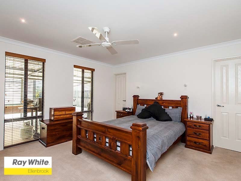 14 Erickson Pass, Ellenbrook WA 6069