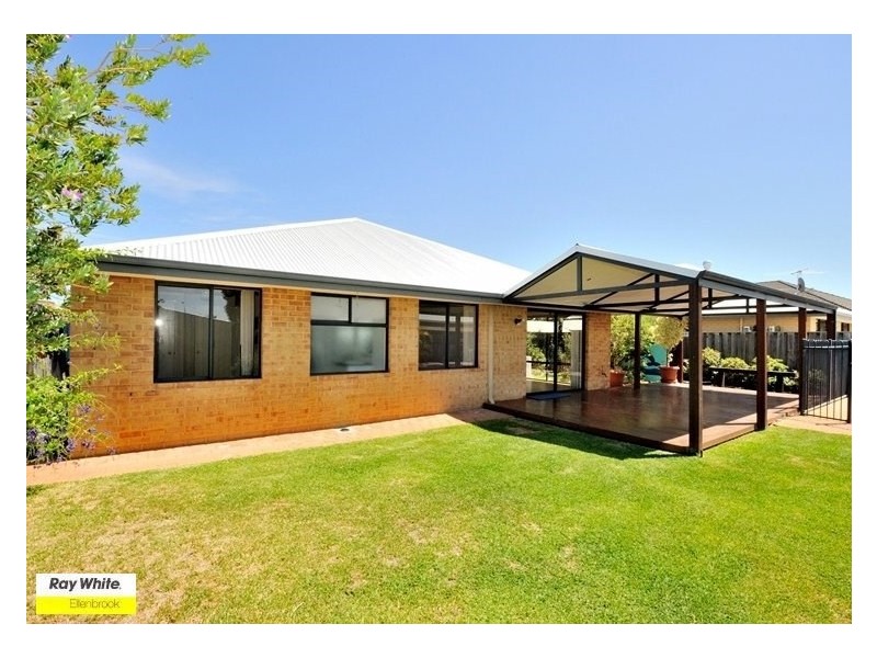 17 Abercrombie Terrace, Ellenbrook WA 6069
