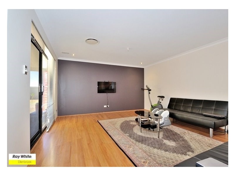 10 Elmridge Parkway, Ellenbrook WA 6069