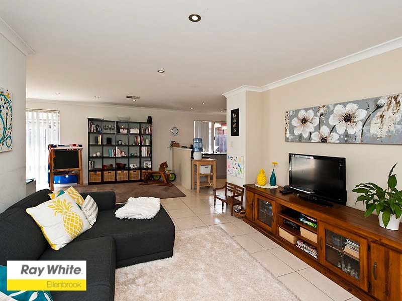 68 Halpin Circle, Ellenbrook WA 6069