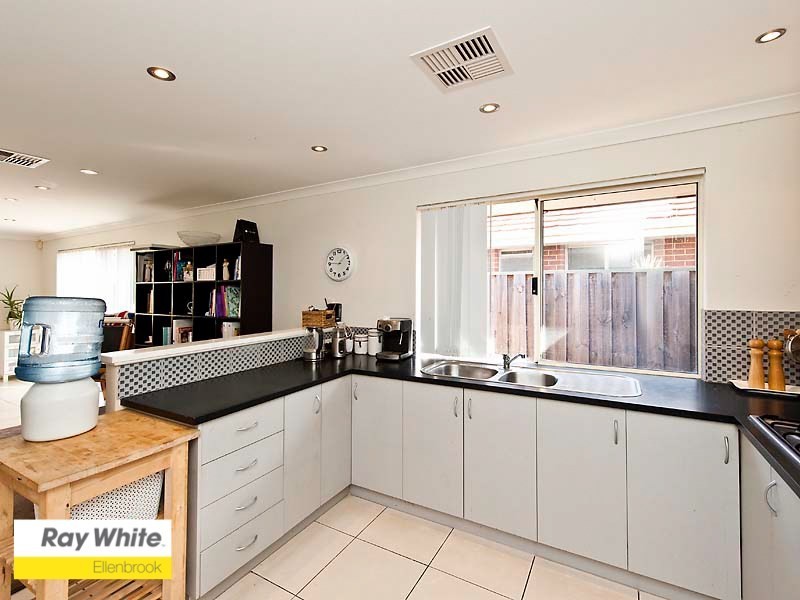 68 Halpin Circle, Ellenbrook WA 6069