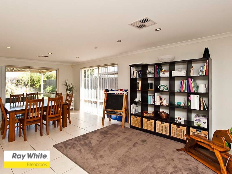 68 Halpin Circle, Ellenbrook WA 6069