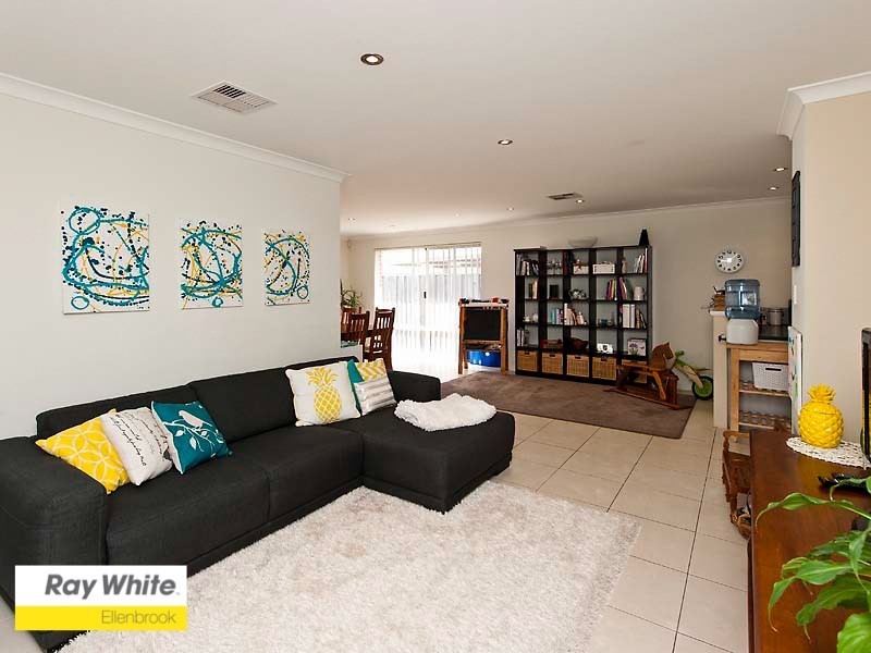 68 Halpin Circle, Ellenbrook WA 6069