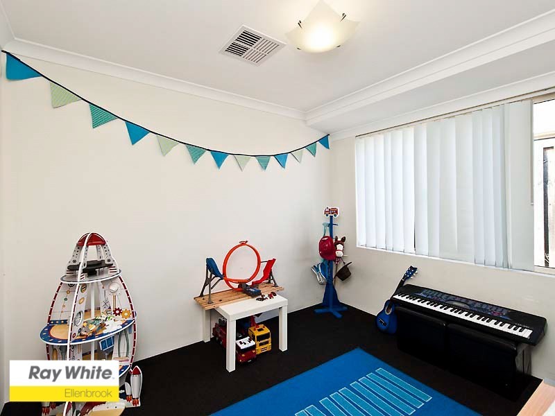 68 Halpin Circle, Ellenbrook WA 6069