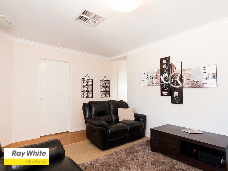 9 Birchmore Gardens, Ellenbrook WA 6069