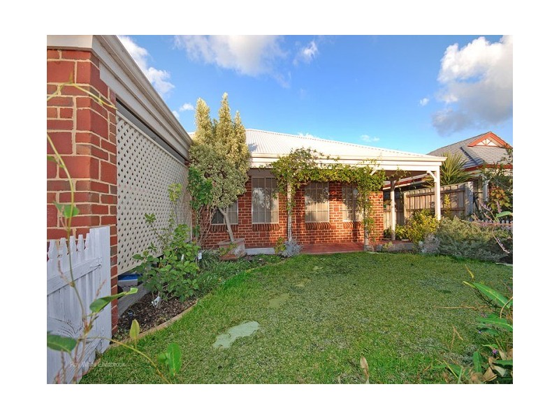 18 Halpin Circle, Ellenbrook WA 6069