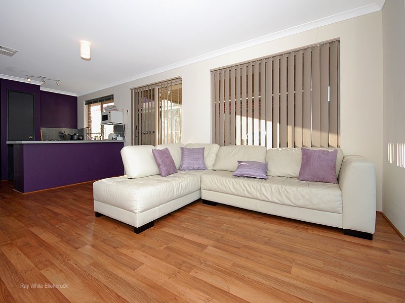 18 Halpin Circle, Ellenbrook WA 6069