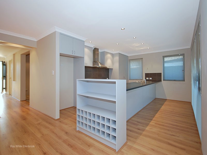 25 Brammall Bend, Aveley WA 6069