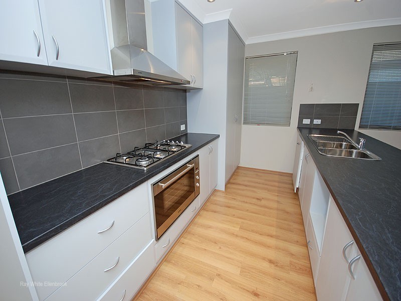 25 Brammall Bend, Aveley WA 6069