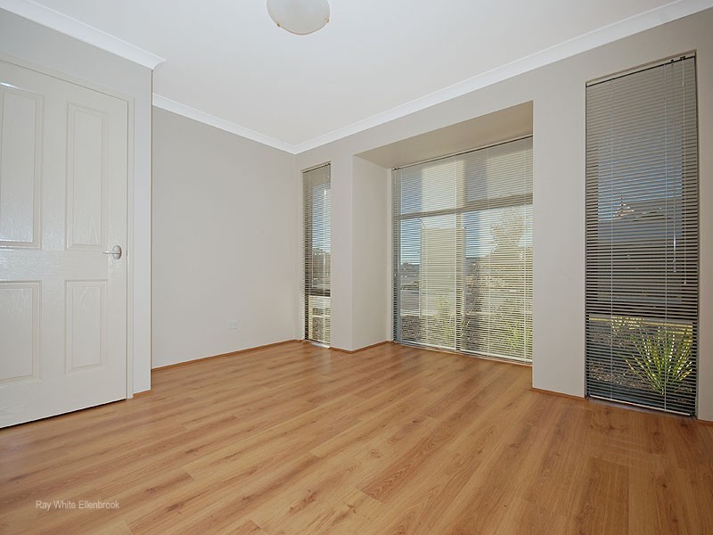 25 Brammall Bend, Aveley WA 6069