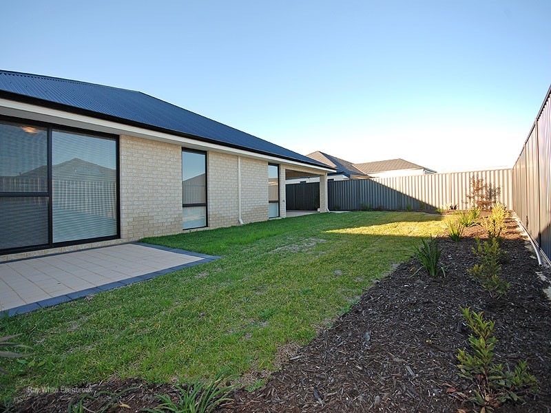 25 Brammall Bend, Aveley WA 6069