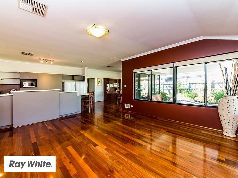 9 Nychum Pass, Ellenbrook WA 6069