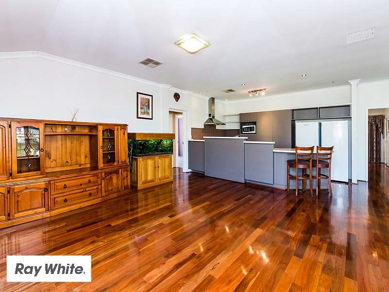 9 Nychum Pass, Ellenbrook WA 6069