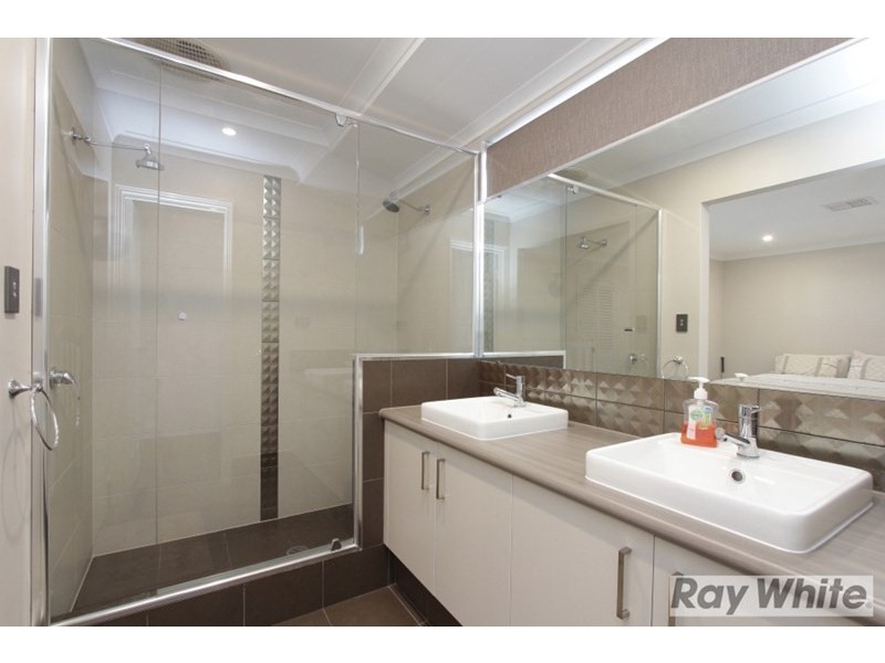 29 Dupain Way, Aveley WA 6069