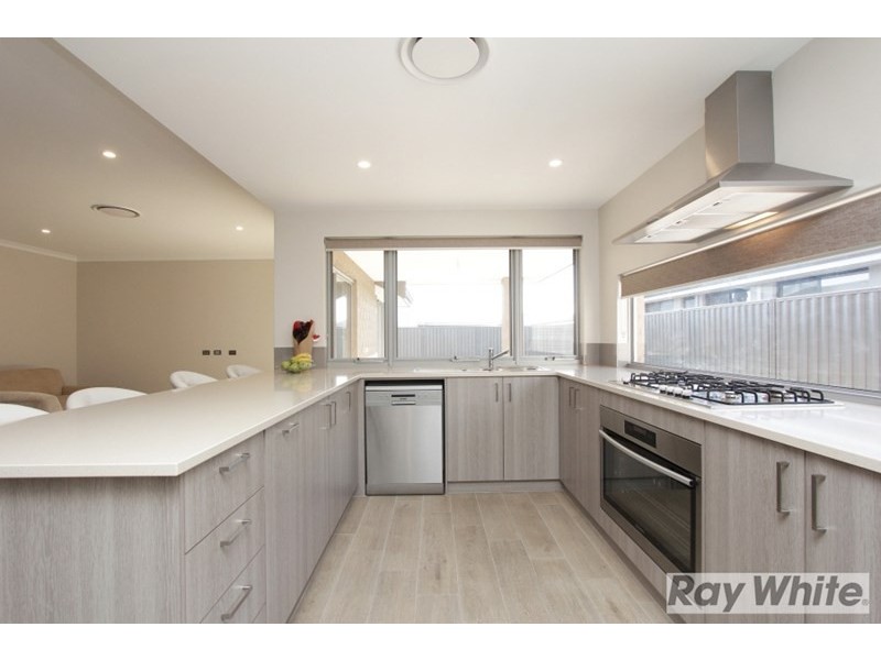 29 Dupain Way, Aveley WA 6069