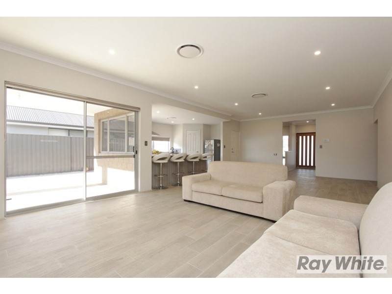 29 Dupain Way, Aveley WA 6069