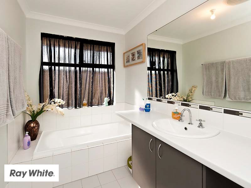 2 Lomas Circle, Ellenbrook WA 6069