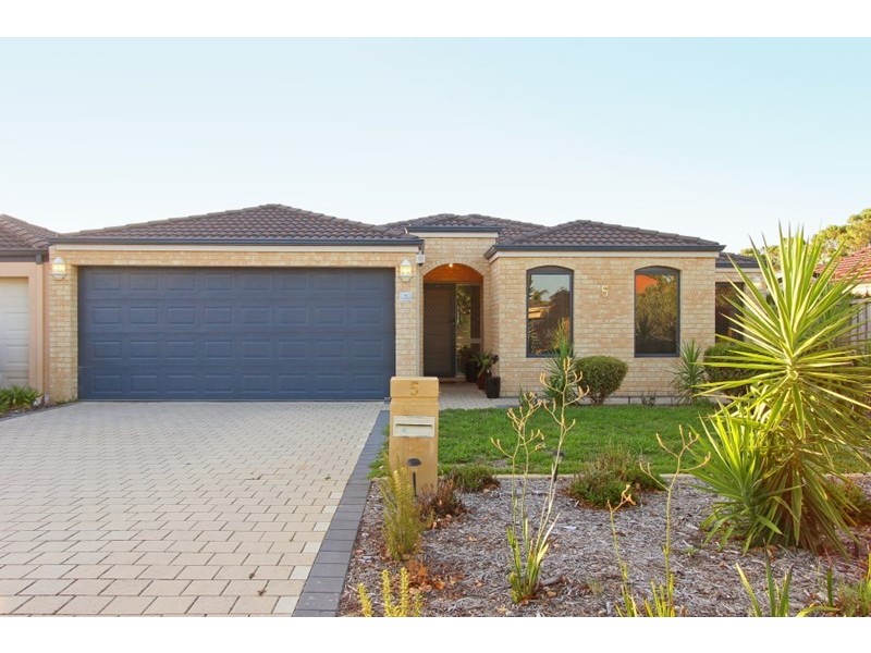 5 Messina Grove, Ellenbrook WA 6069