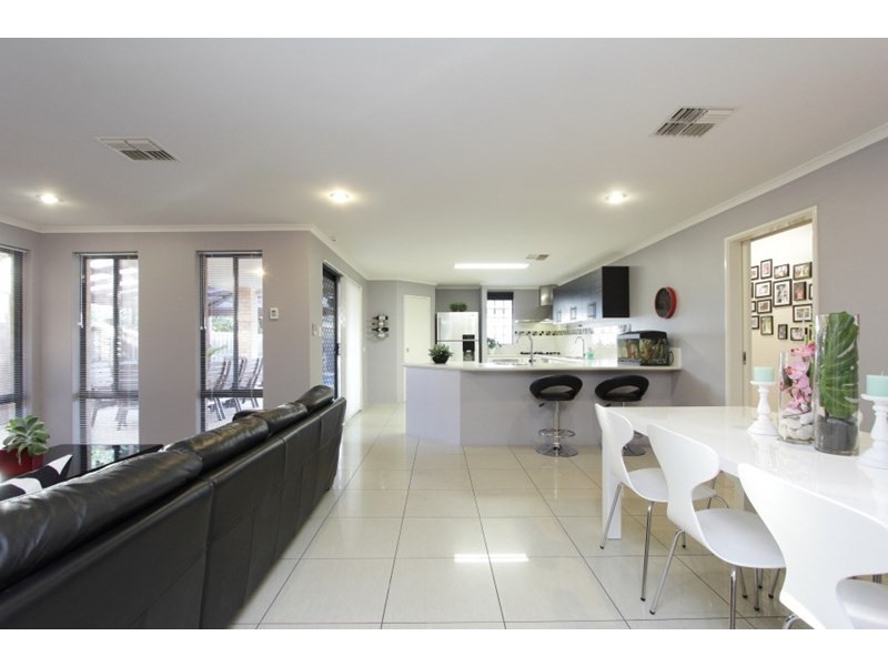 5 Messina Grove, Ellenbrook WA 6069