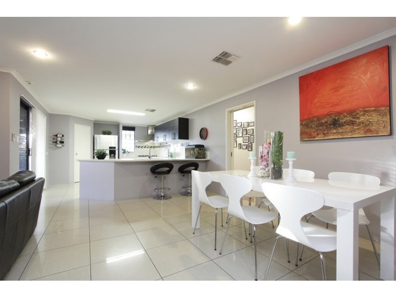 5 Messina Grove, Ellenbrook WA 6069