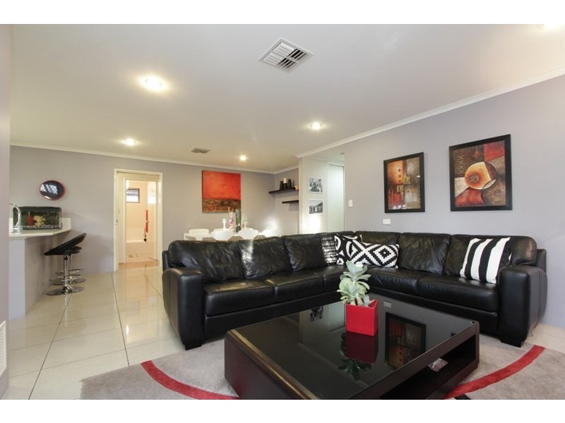 5 Messina Grove, Ellenbrook WA 6069