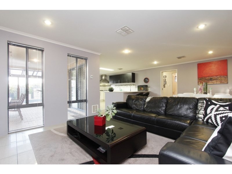 5 Messina Grove, Ellenbrook WA 6069