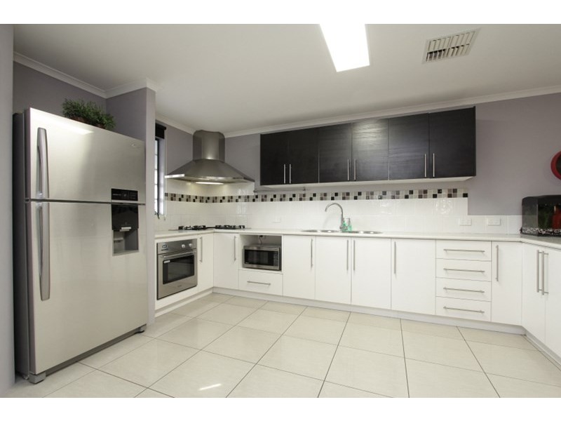 5 Messina Grove, Ellenbrook WA 6069