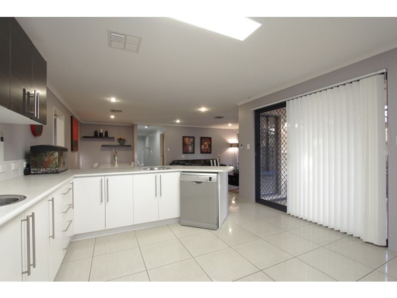 5 Messina Grove, Ellenbrook WA 6069