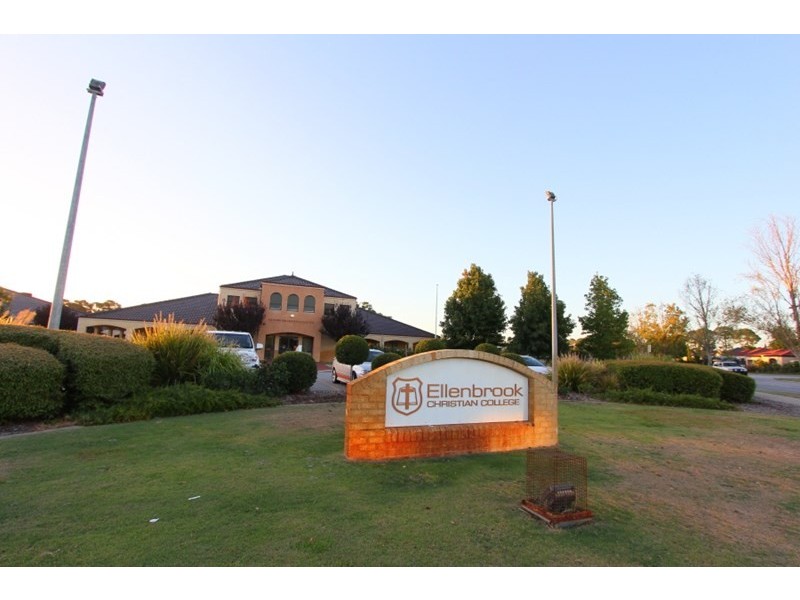 5 Messina Grove, Ellenbrook WA 6069