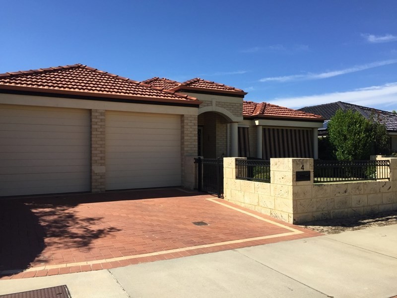 4 Santona Boulevard, Ellenbrook WA 6069
