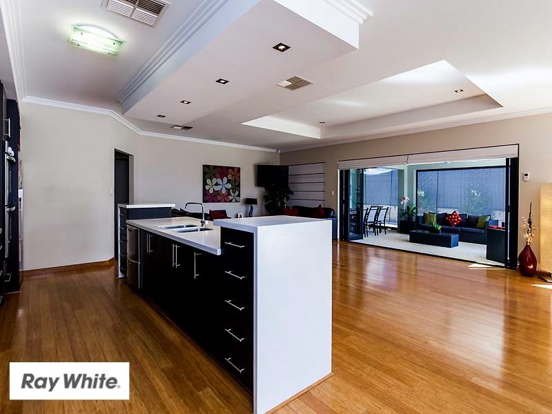 6 Manila Way, Aveley WA 6069