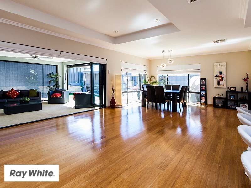 6 Manila Way, Aveley WA 6069