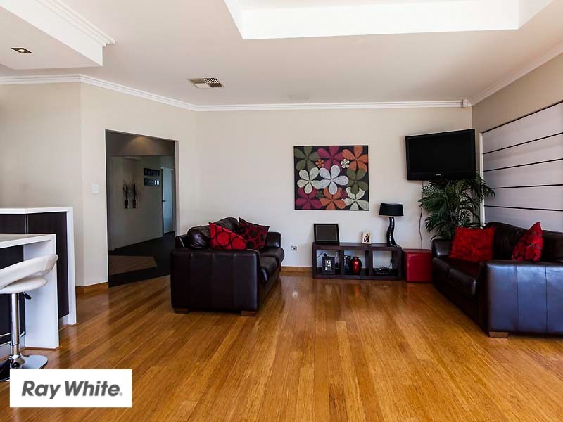 6 Manila Way, Aveley WA 6069