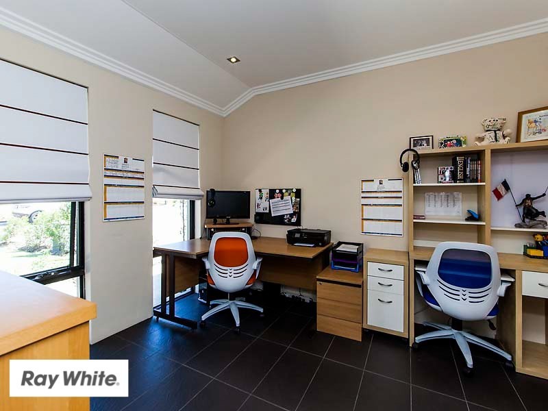 6 Manila Way, Aveley WA 6069