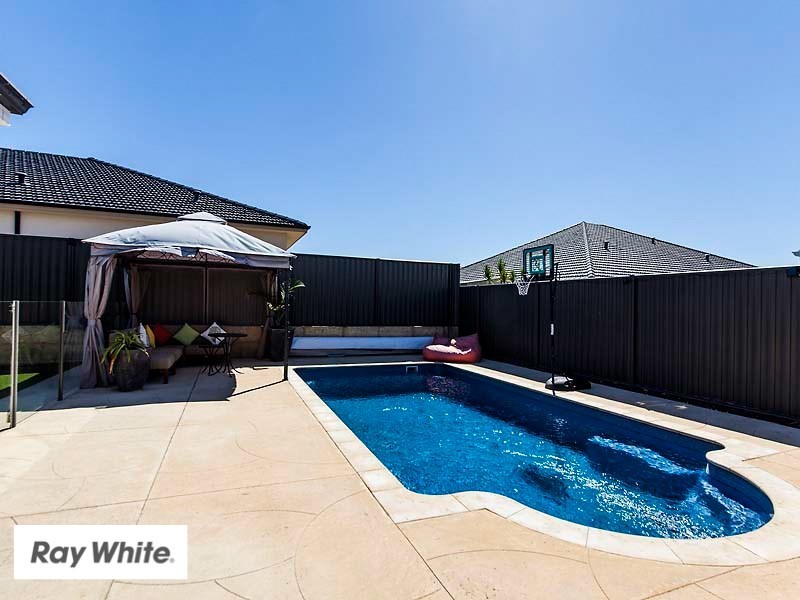 6 Manila Way, Aveley WA 6069